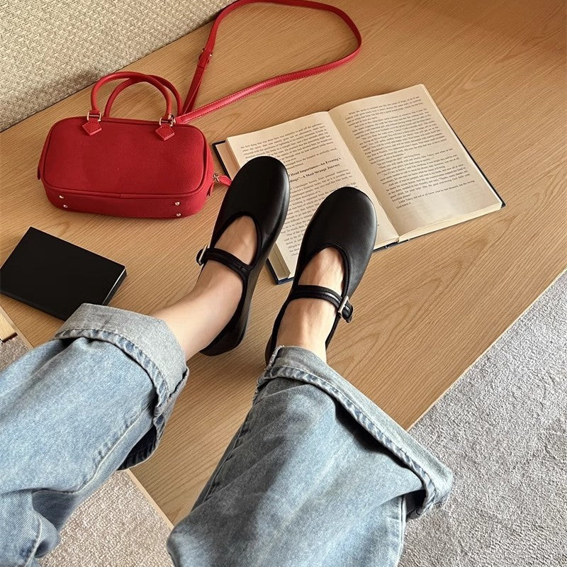 Damen modische Mary Janes mit verstellbarem Riemen und glänzender Oberfläche R&B