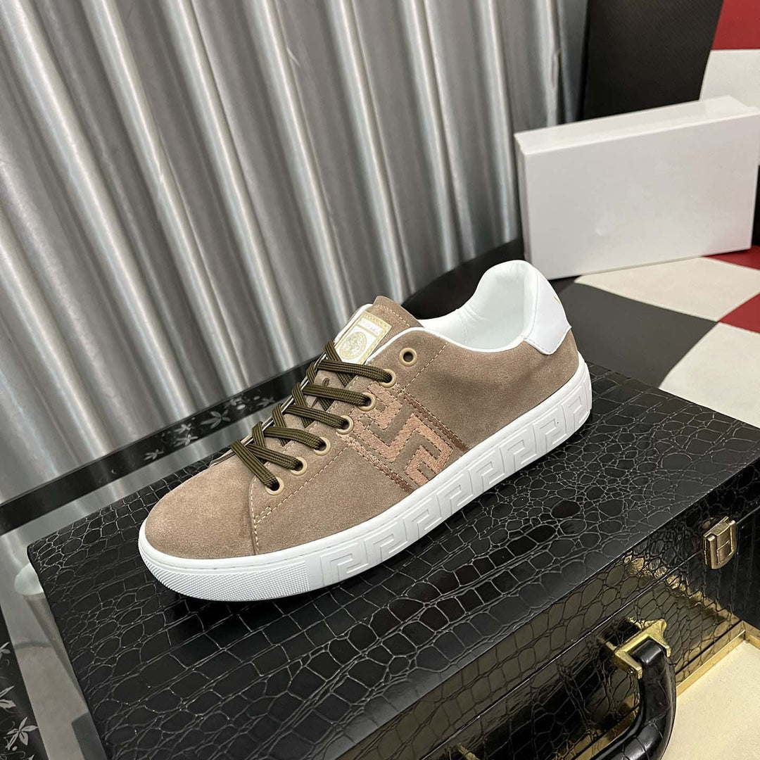 Damen Sneakers mit modischem Logo-Detail und rutschfester Laufsohle R&B