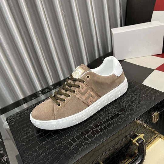 Damen Sneakers mit modischem Logo-Detail und rutschfester Laufsohle R&B