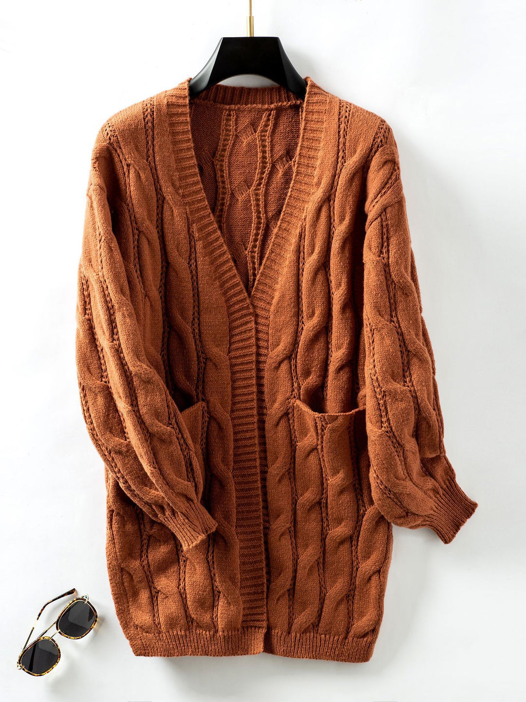 Damen Strickjacke mit V-Ausschnitt und praktischen Taschen R&B