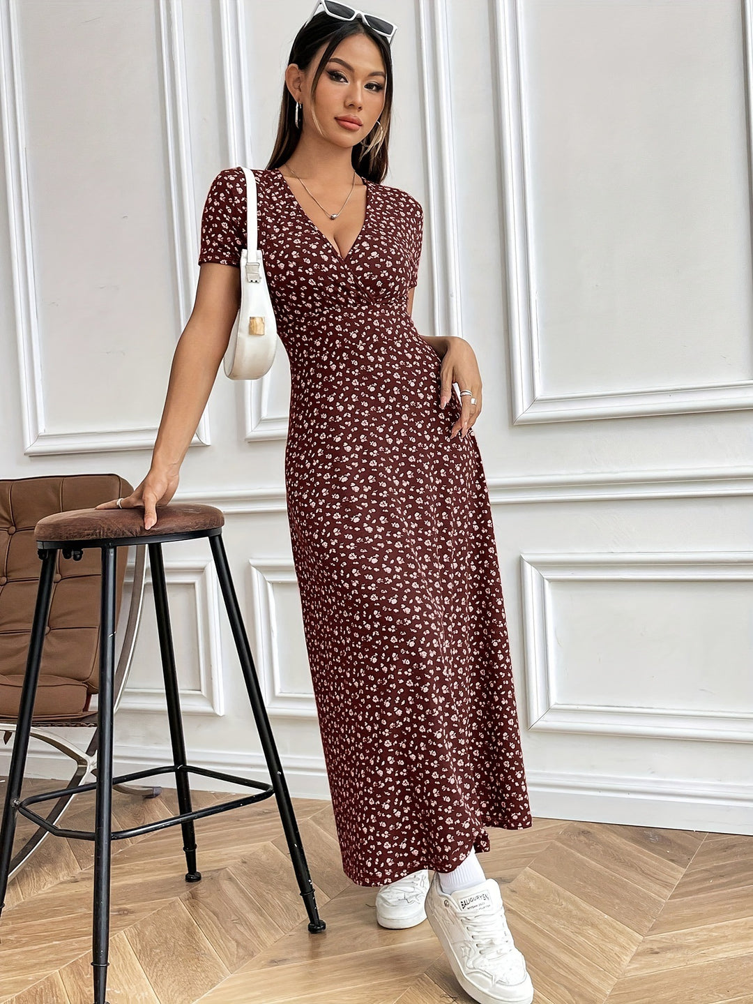 Damen Maxikleid mit elegantem Wickelausschnitt und floralem Muster R&B