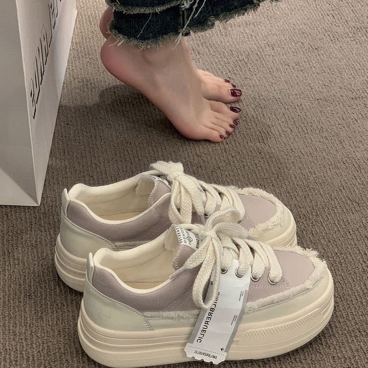 Damen Plateausneaker mit modischen Designelementen und komfortabler Dämpfung R&B