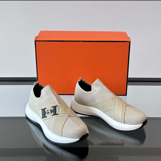 Damen Sportliche Slip-On Sneakers mit atmungsaktiver Mesh-Oberfläche und Dämpfungssystem R&B
