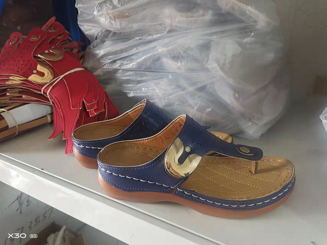 Damen Zehentrennersandalen mit modischem Riemendesign und komfortabler Fußbettung R&B