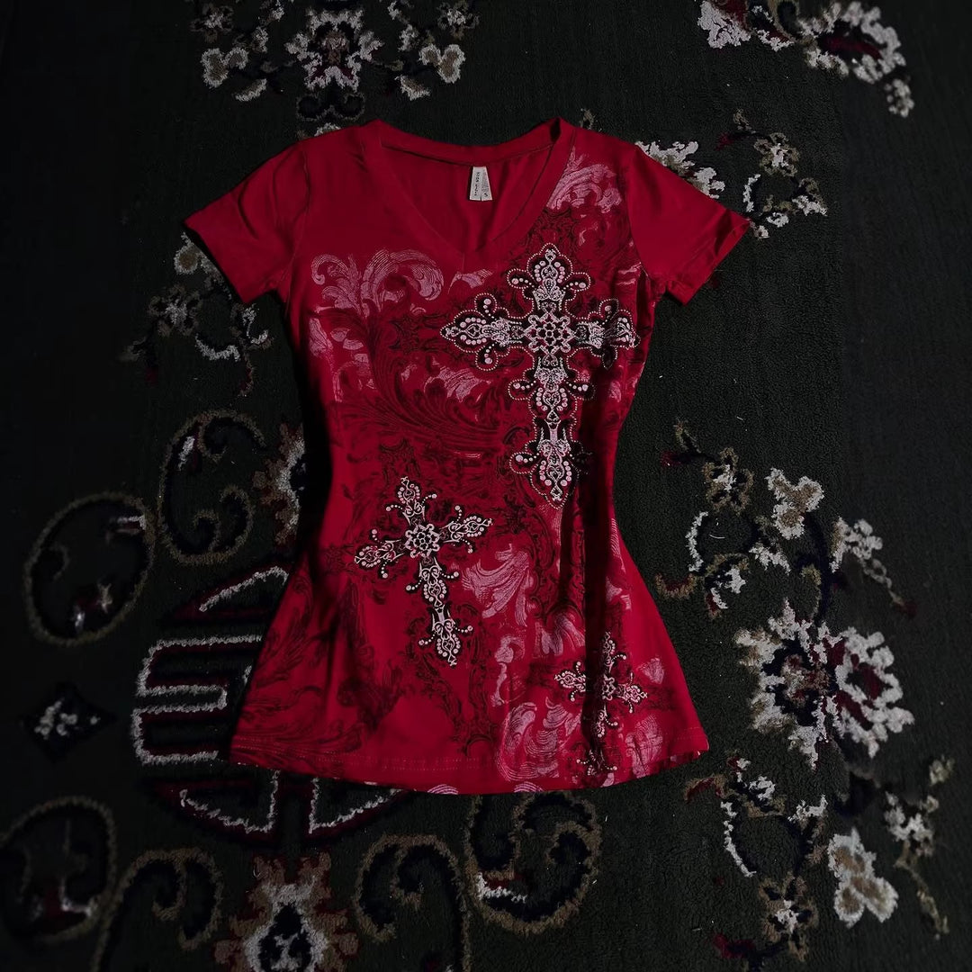 Damen T-Shirt mit dekorativem Kreuzdesign und floralen Akzenten R&B