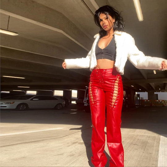 Damen Crop-Top mit innovativem Cut-Out-Design und langen Ärmeln R&B