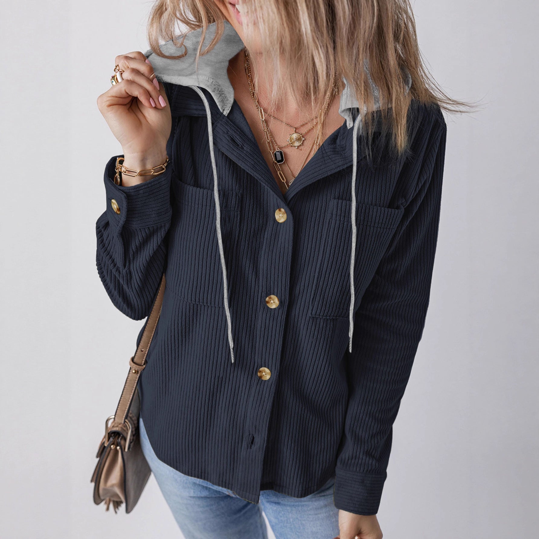 Damen Kapuzenbluse mit strukturiertem Stoff und praktischen Knopfdetails R&B