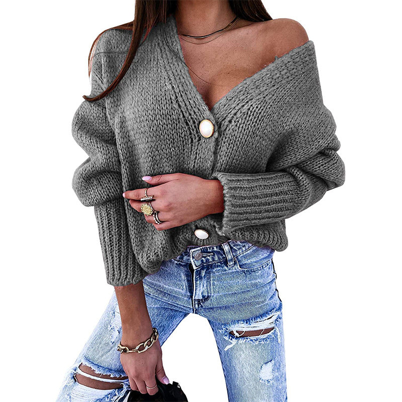 Damen Kuscheliger Cardigan mit tiefem V-Ausschnitt und dekorativen Knöpfen R&B