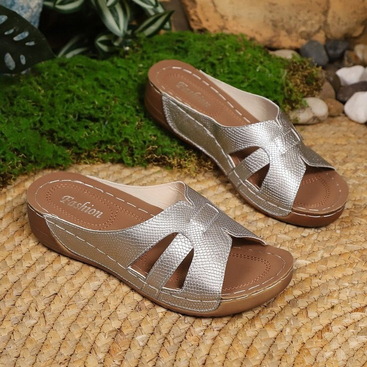Damen Komfortable zehentrenner Sandalen mit schimmerndem Riemendesign und ergonomischem Fußbett R&B
