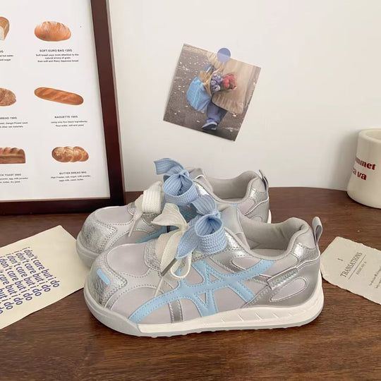 Damen Sportliche Sneakers mit verspielten Schnürdetails und modischem Obermaterial R&B