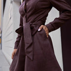 Damen elegantes Hemdblusenkleid mit Taillengürtel und dekorativen Knopfdetails R&B