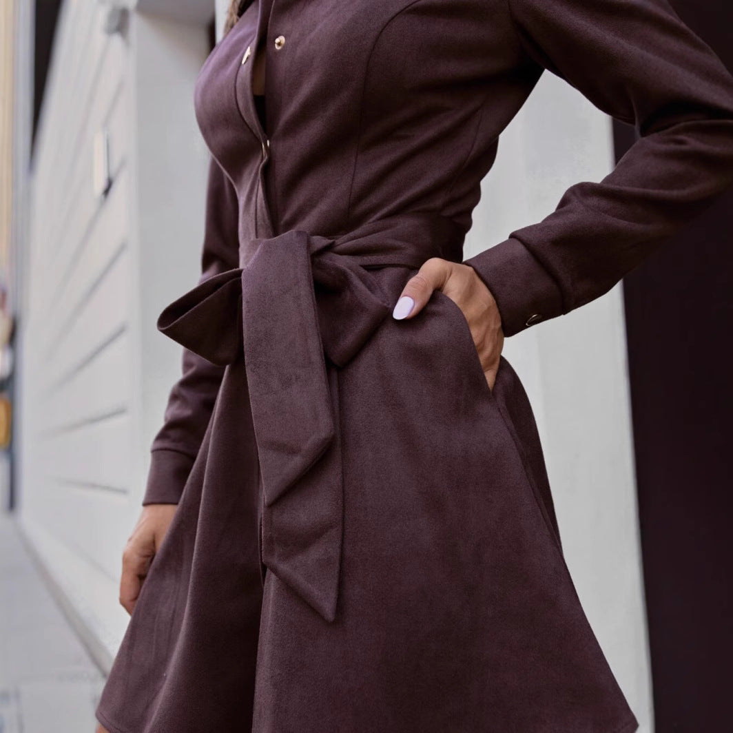 Damen elegantes Hemdblusenkleid mit Taillengürtel und dekorativen Knopfdetails R&B