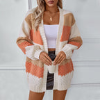 Damen Strickjacke mit trendigem Blockdesign und luftiger Haptik