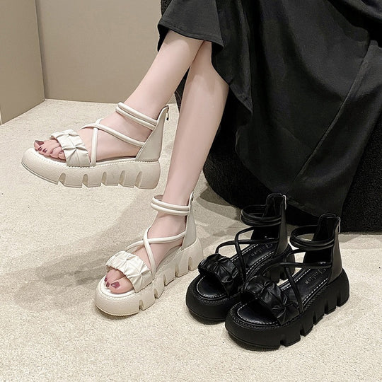 Damen modische Keilsandalen mit raffiniertem Riemendesign R&B