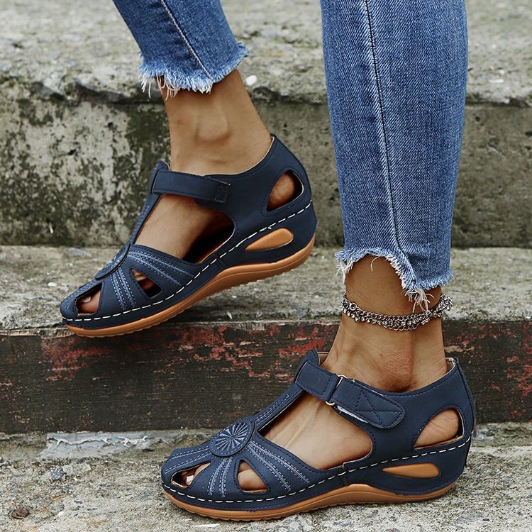 Damen Komfortable Sandaletten mit luftigen Cut-Outs und verstellbarem Riemen R&B
