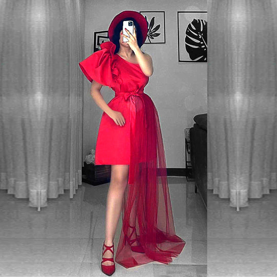Damen Abendkleid mit asymmetrischem Oberteil und schwingendem Tüll-Akzent R&B
