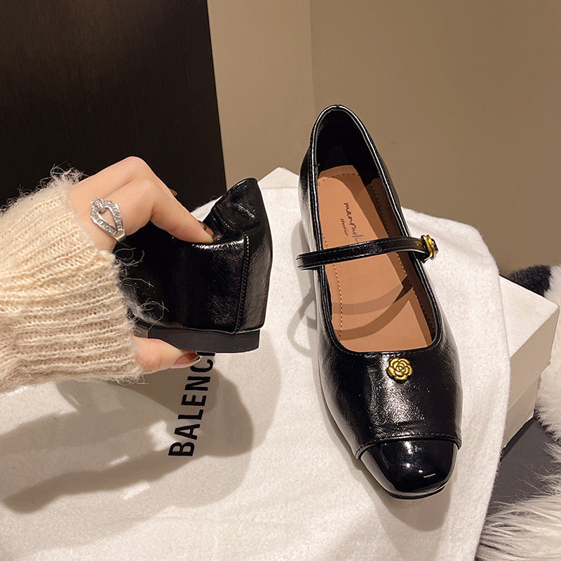 Damen Ballerina-Schuhe mit elegantem Riemchen und geschmackvollem Schmuckdetail