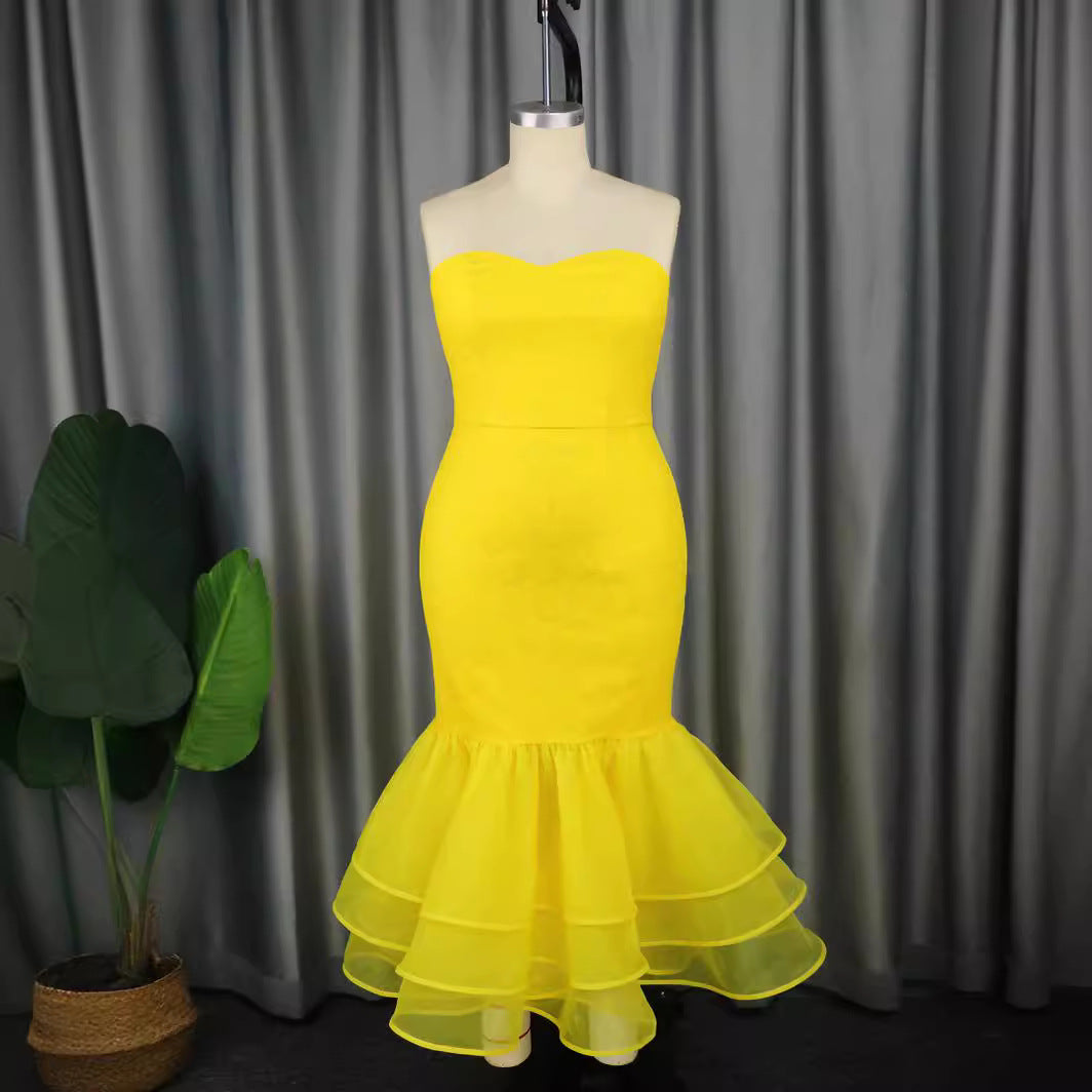Damen Abendkleid mit schulterfreiem Oberteil und voluminösem Volantsaum R&B