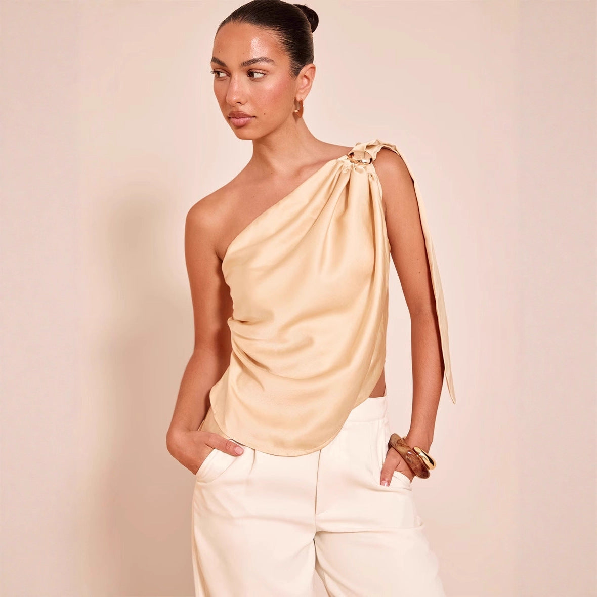 Damen asymmetrisches Satin-Oberteil mit drapiertem Abschluss R&B