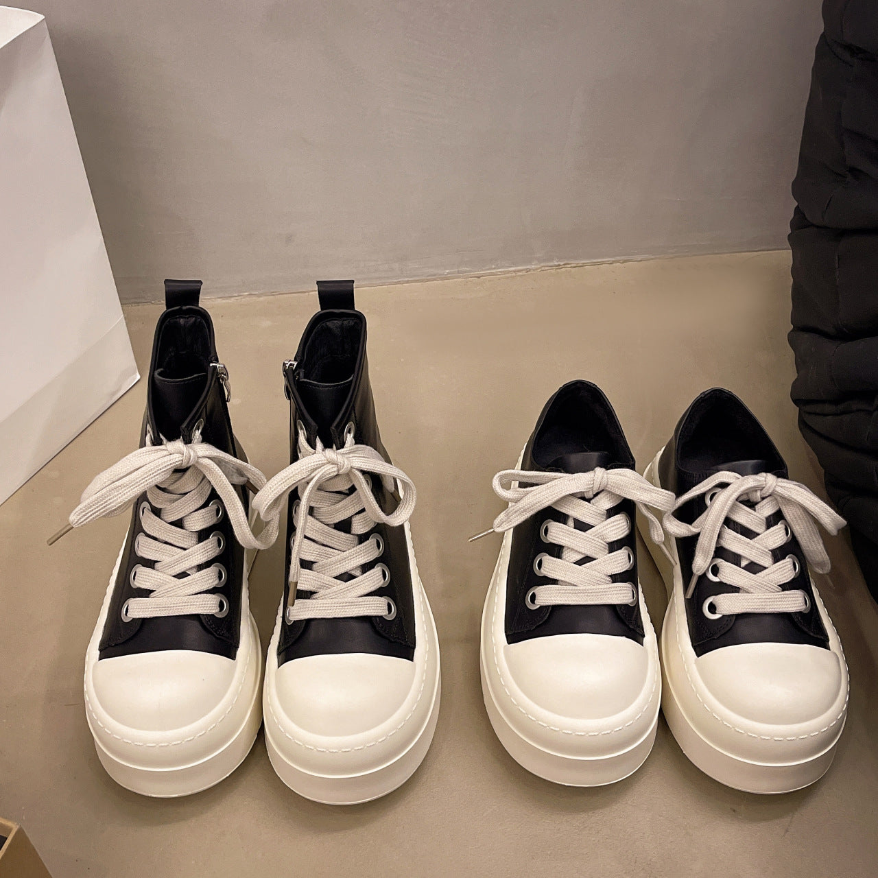 Damen Plattform Sneakers mit modischem Obermaterial und auffälligem Absatz R&B