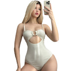 Damen Einteiler Badeanzug mit innovativem Cut-Out und dekorativem Ring R&B