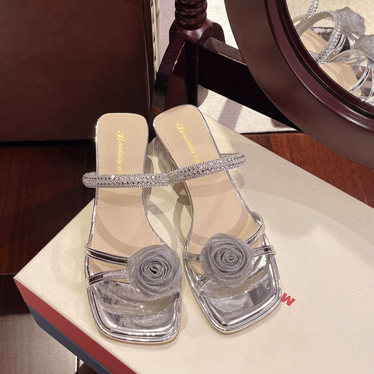 Damen Sandalen mit stilvollen Blumenapplikationen und glänzendem Blockabsatz R&B