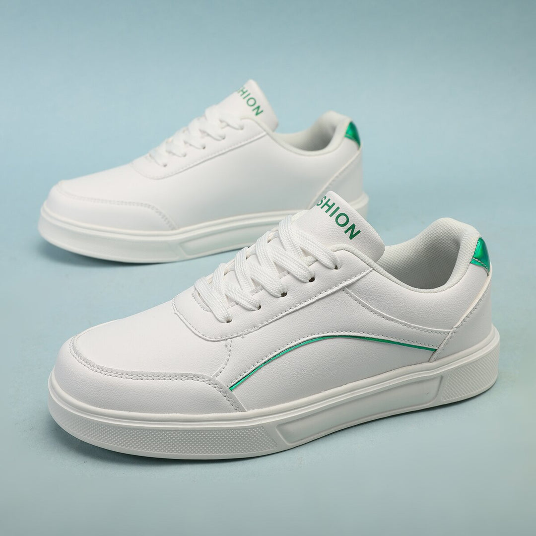 Damen nan niedrig geschnittener Kunstleder Sneaker mit holografischem Fersenbesatz R&B
