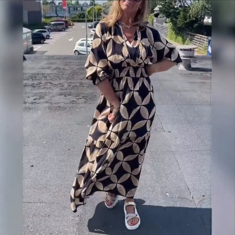Damen nan Maxikleid mit geometrischem Alloverprint, smockierter Taille und Volantstufen R&B