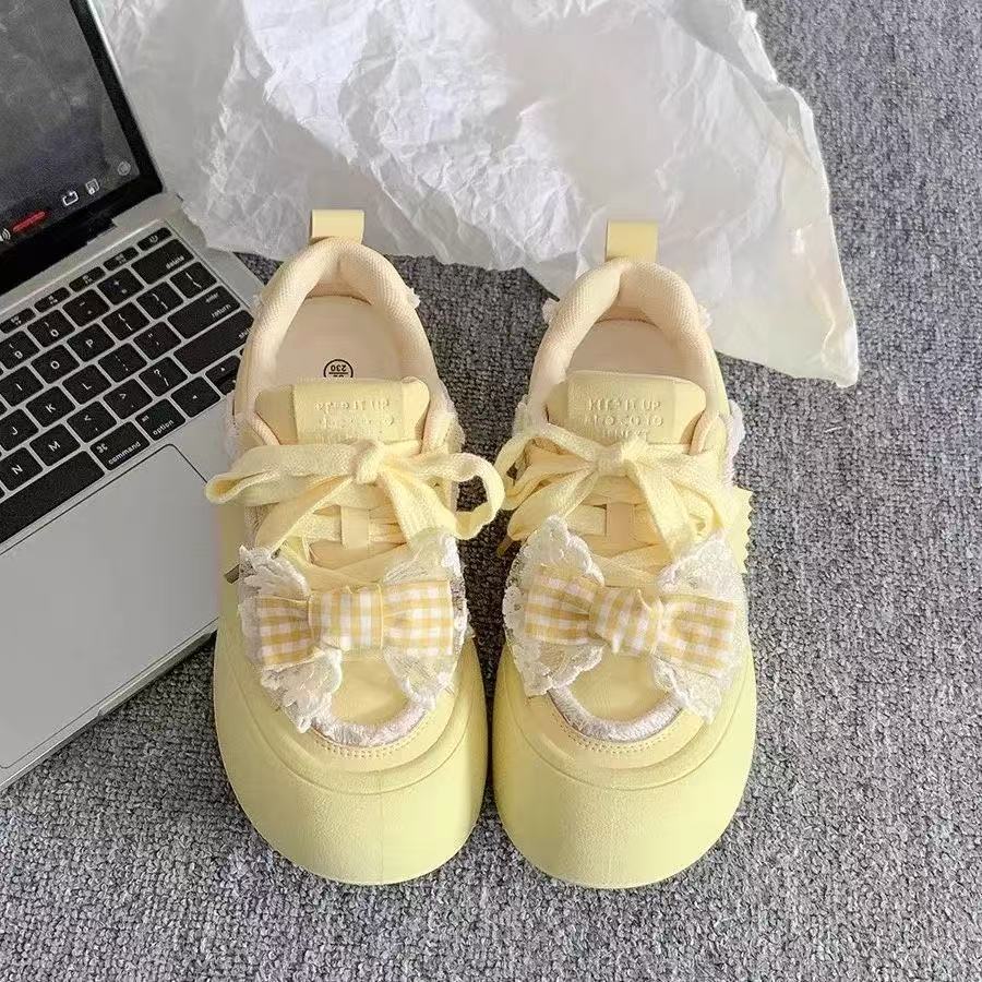 Damen Sneakers mit verspieltem Rüschendesign und hochwertigen Details R&B