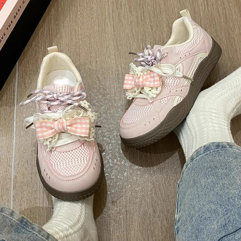 Damen Sneakers mit verspielt floralem Design und innovativer Schnürung R&B