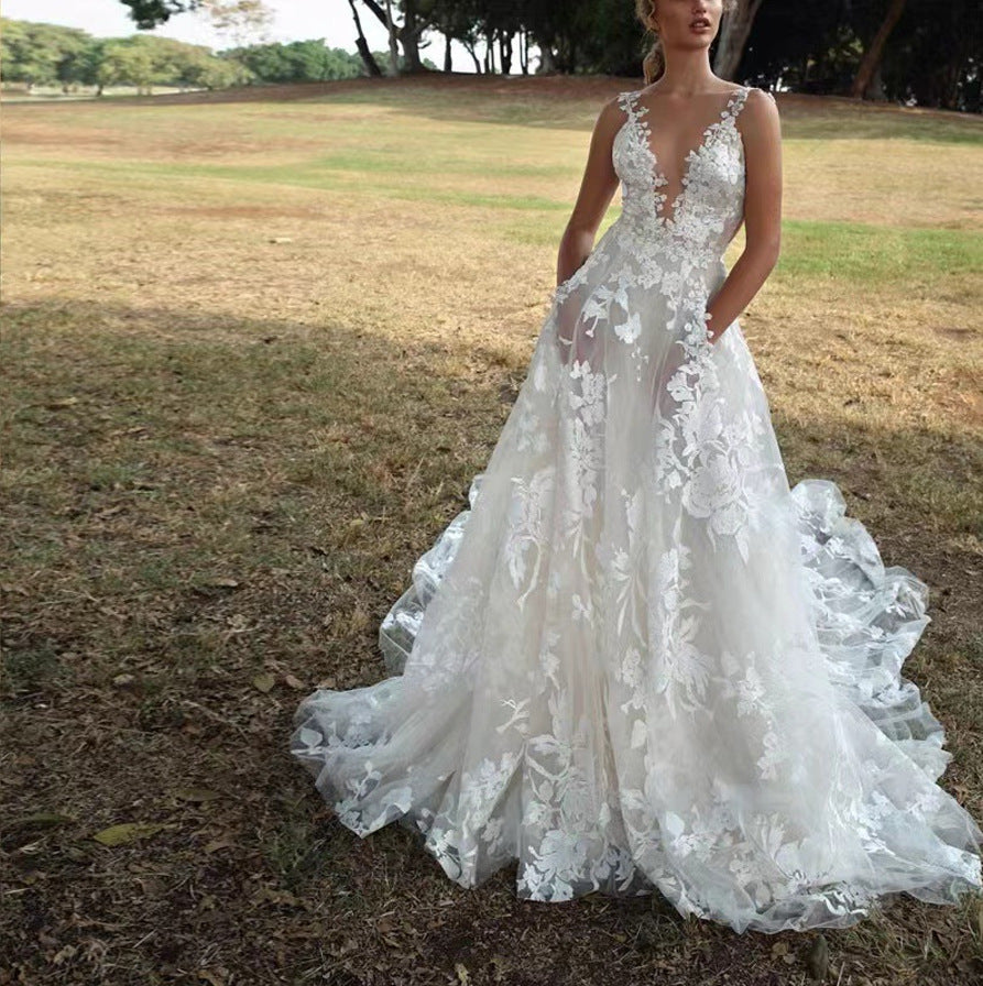 Damen Hochzeitskleid mit aufwendiger Spitze R&B
