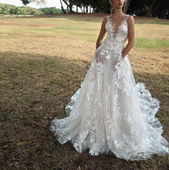 Damen Hochzeitskleid mit aufwendiger Spitze R&B