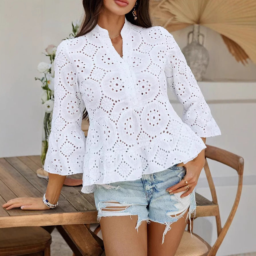 Damen Oberteil mit eleganter Broderie Anglaise und ausgestellten Ärmeln R&B
