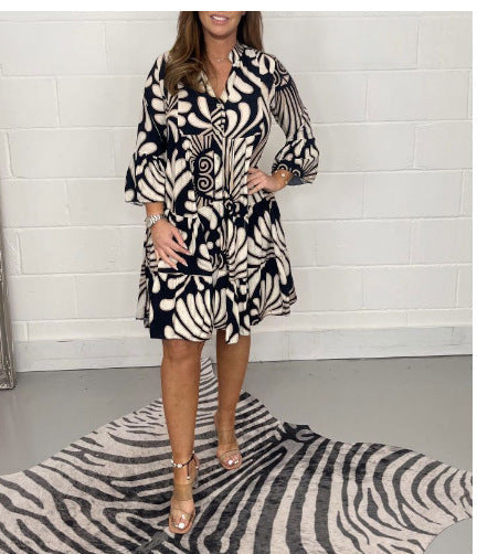 Damen Luftiges Midi-Kleid mit floralen Mustern und durchgehendem Knopfverschluss R&B