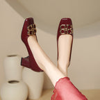 Damen elegante Blockabsatzschuhe mit Schmuckdetail