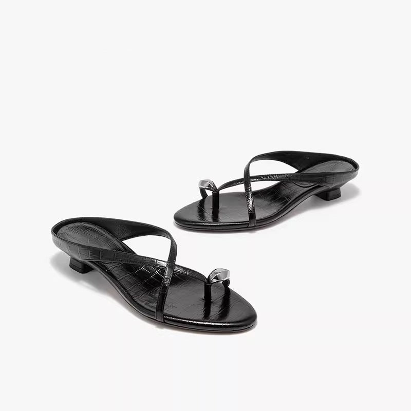 Damen Zehentrenner mit elegantem Riemendesign und hochwertigem Metallic-Detail R&B