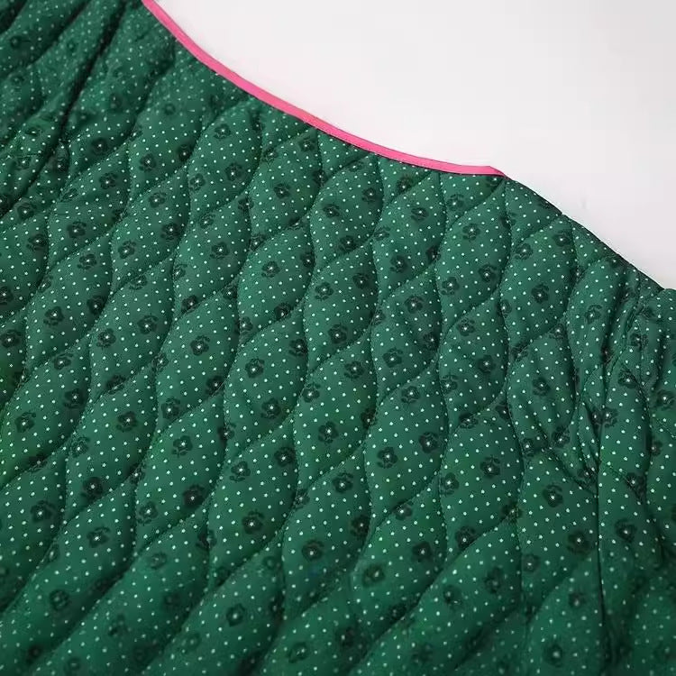 Damen gesteppte Freizeitjacke mit kontrastierenden Paspeln und eleganter Knopfleiste R&B