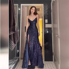 Damen Glamouröses Abendkleid mit funkelndem Paillettenbesatz und elegantem Schlitz