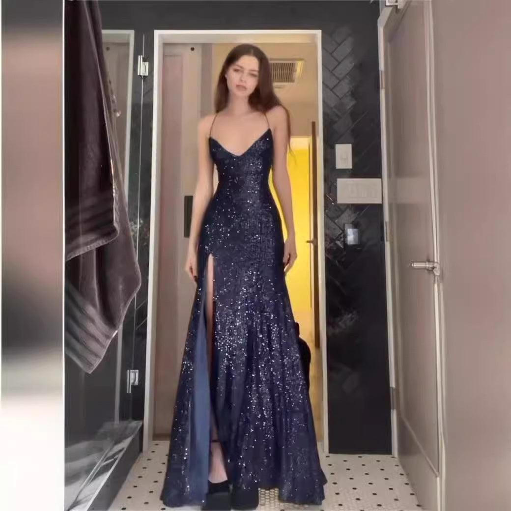 Damen Glamouröses Abendkleid mit funkelndem Paillettenbesatz und elegantem Schlitz