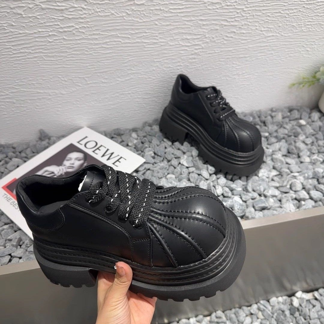 Damen Chunky Sneaker mit robustem Profil und stylischer Nahtdetails