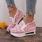 Damen Slip-On Sneakers mit romantischem Spitzen-Design und bequemer Sohle R&B