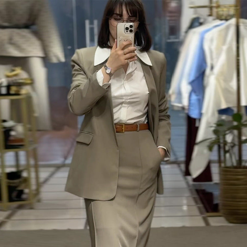 Damen eleganter Business-Anzug mit tailliertem Blazer und figurbetonter Skirt R&B