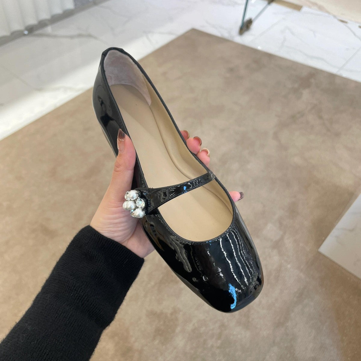 Damen Ballerina-Schuhe mit elegantem Riemendesign und dekorativem Strass-Detail