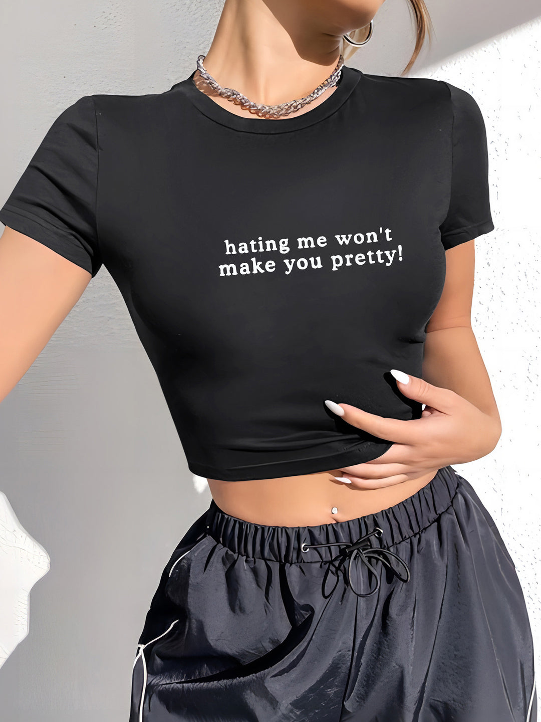 Damen Crop-T-Shirt mit modernem Grafiken-Aufdruck R&B