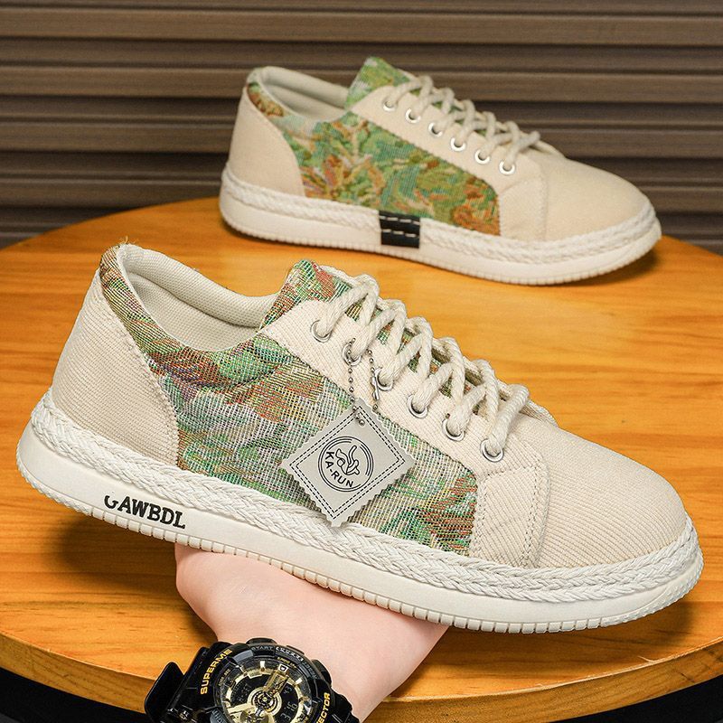 Damen Freizeit Sneakers mit modernem Design und Kunststoff-Obermaterial R&B