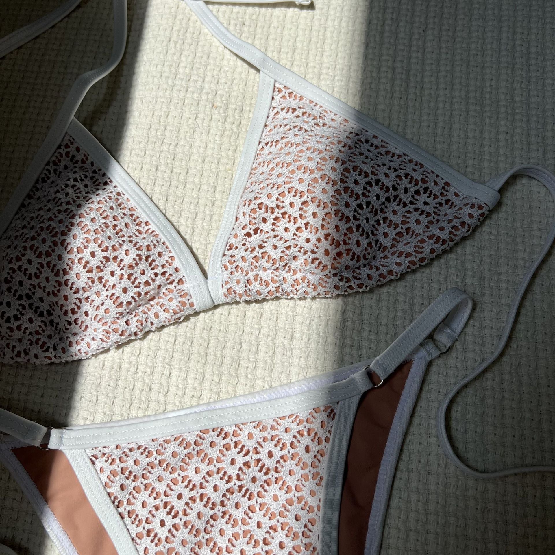 Damen Triangel-Bikini mit filigranem Spitzenmuster R&B