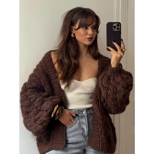 Damen Grobstrickjacke mit oversized Schnitt und eleganten Flechtmustern R&B