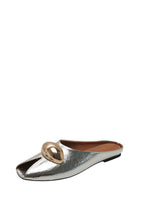 Damen Offene Mules mit schimmerndem Obermaterial und dekorativem Metall-Detail R&B