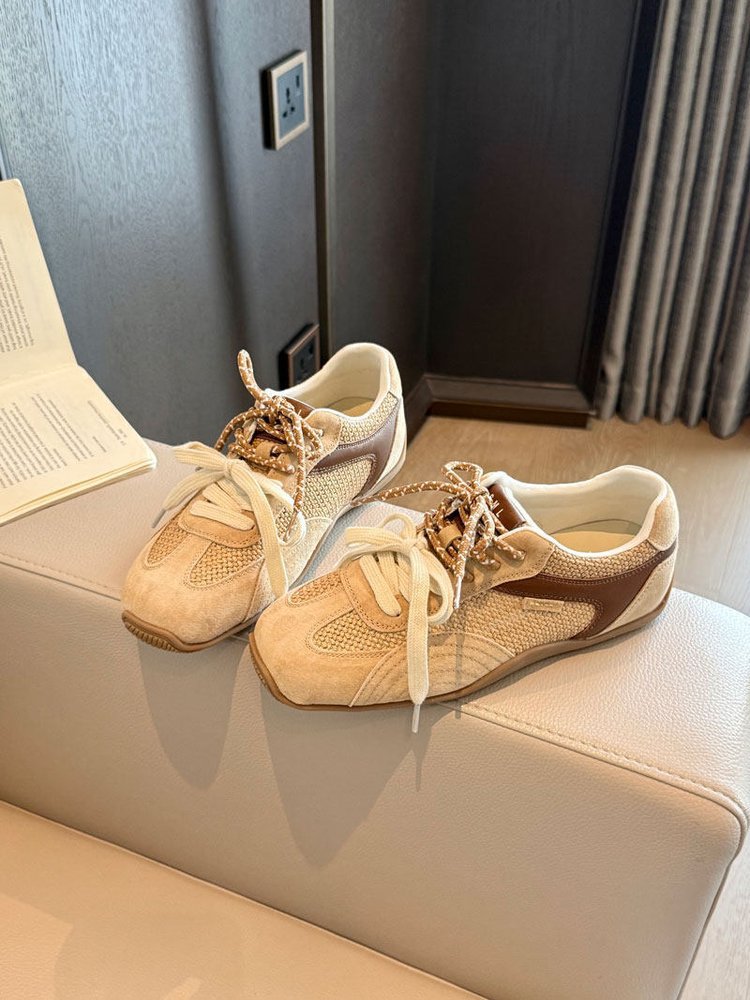 Damen atmungsaktive Lifestyle-Sneaker mit luxuriösem Wildleder-Obermaterial und flexiblem Sohlenprofil R&B