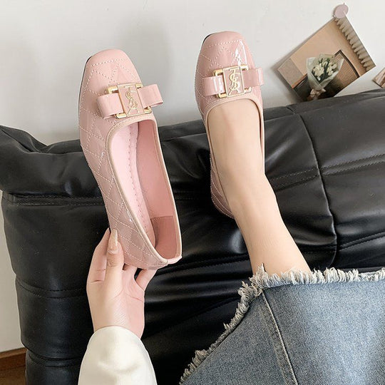 Damen elegante Ballerinas mit glattem Lackfinish und auffälligem Logo R&B